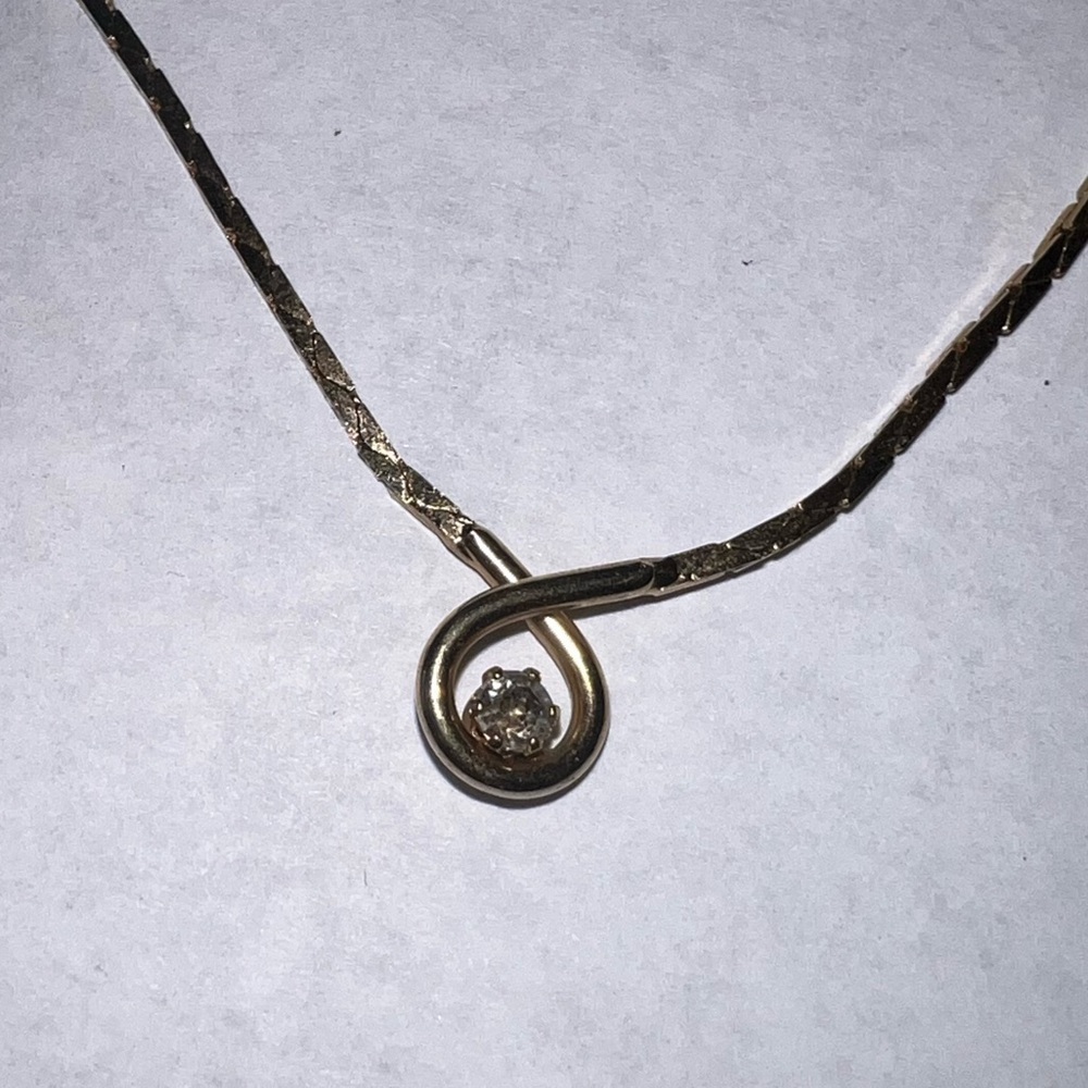 Vintage 90s Essences Dainty Gold Tone Necklace with Gem Stone - Picture 2 of 10